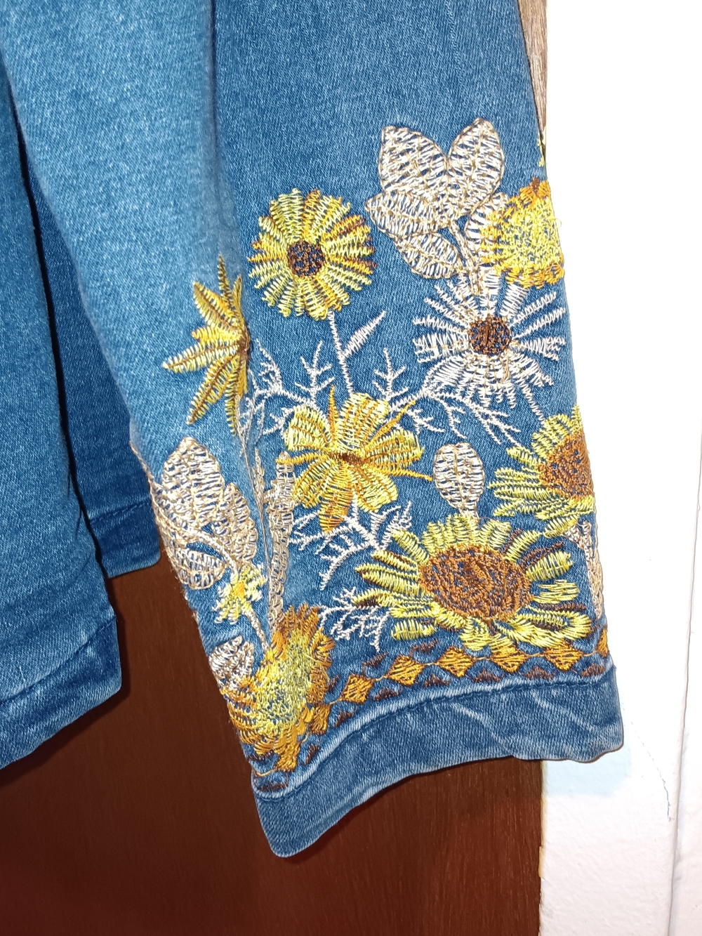 DG2 by Diane Gilman Sunflower Jean Jacket with Stretch And Zipper Closure Lg - Picture 3 of 9